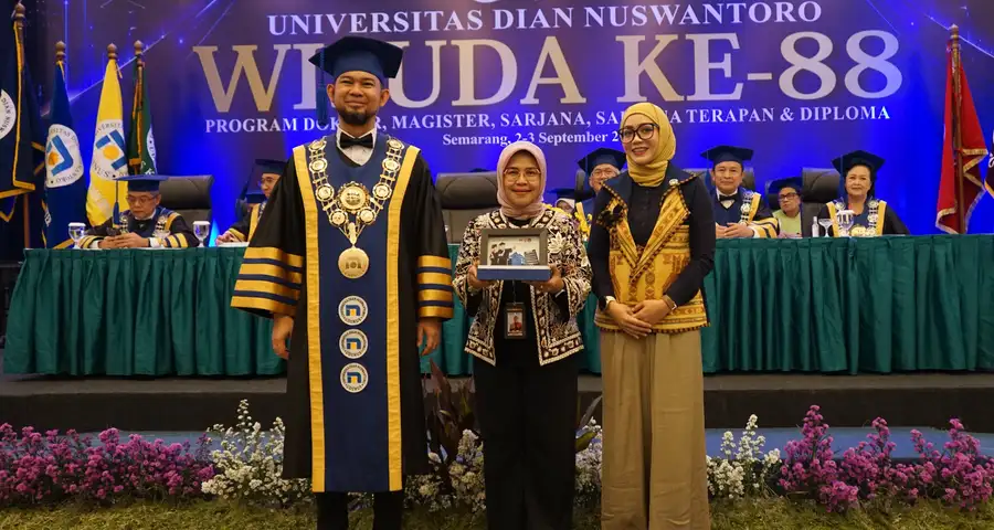 Wisuda Ke-88, Udinus Buka Pintu Belajar Gratis bagi Alumni Lewat Lifelong Learning Center